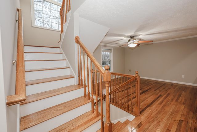 92 Roseanne Lane, Manchester, NH 03103