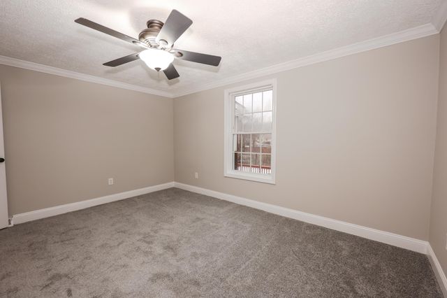 92 Roseanne Lane, Manchester, NH 03103