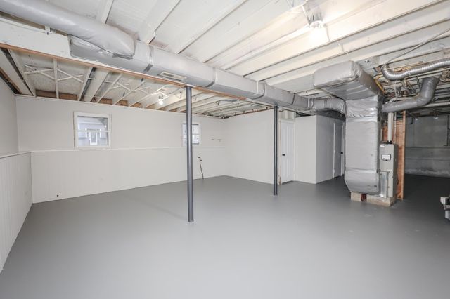 92 Roseanne Lane, Manchester, NH 03103