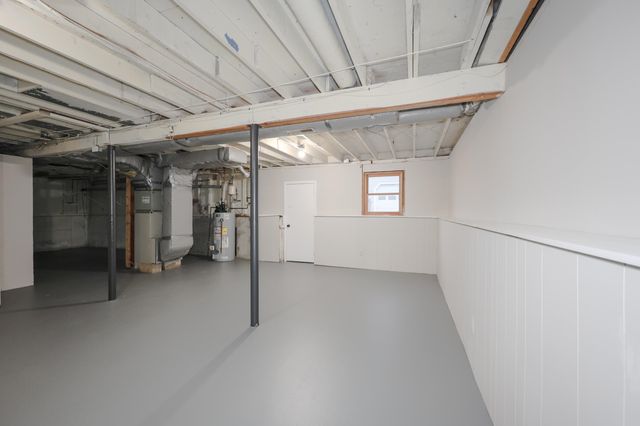 92 Roseanne Lane, Manchester, NH 03103