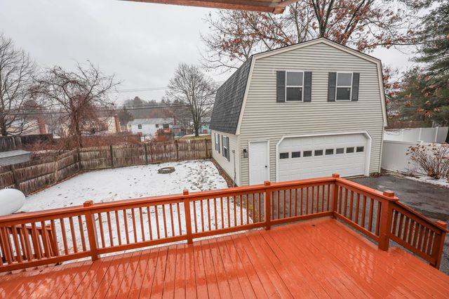 92 Roseanne Lane, Manchester, NH 03103