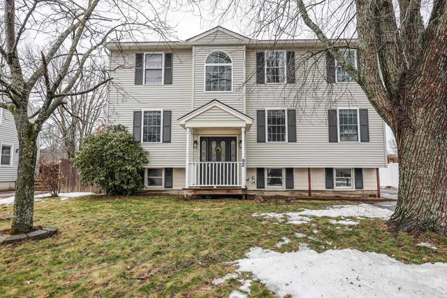 92 Roseanne Lane, Manchester, NH 03103