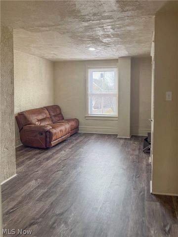 506 Woodlawn Road, Steubenville, OH 43952