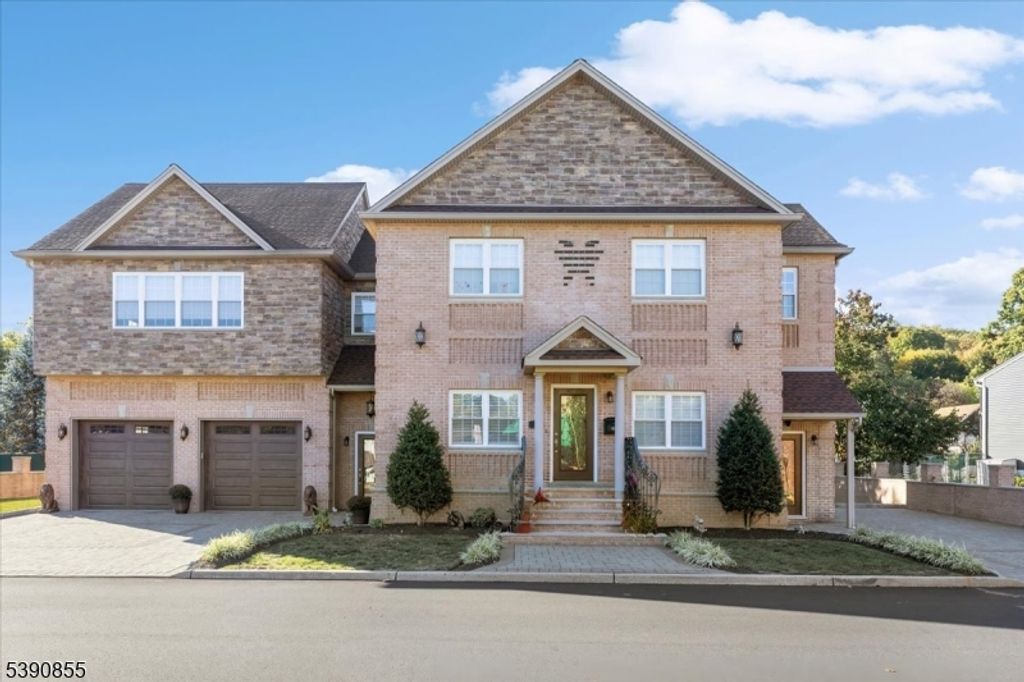 7 Bailey Ave, Bloomingdale Boro, NJ 07403