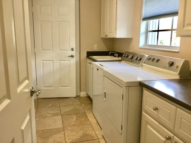 8350 Saint Johns Court, Wellington, FL 33414