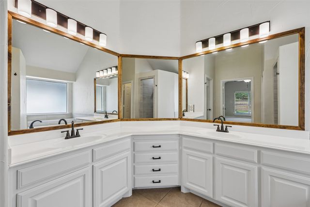 8330 Elena Drive, Lantana, TX 76226