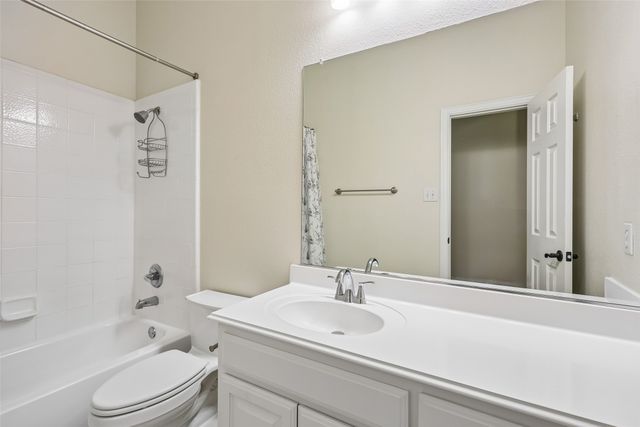 8330 Elena Drive, Lantana, TX 76226