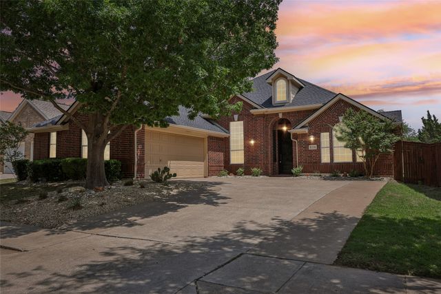 8330 Elena Drive, Lantana, TX 76226