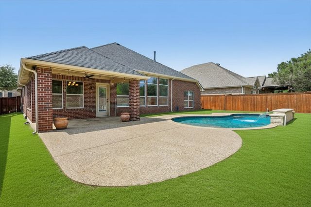 8330 Elena Drive, Lantana, TX 76226