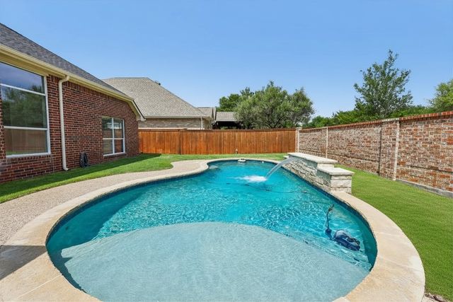 8330 Elena Drive, Lantana, TX 76226