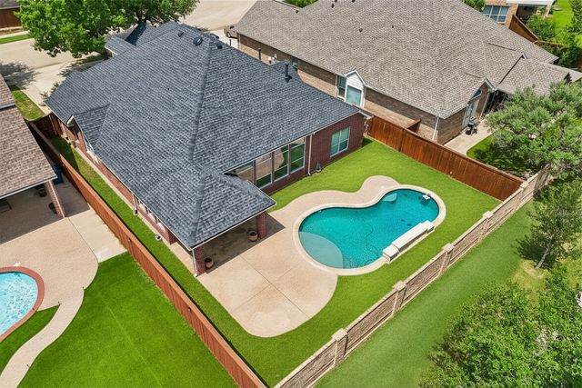 8330 Elena Drive, Lantana, TX 76226