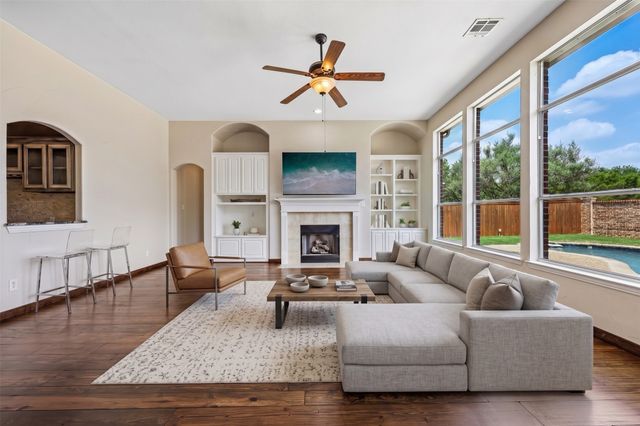8330 Elena Drive, Lantana, TX 76226