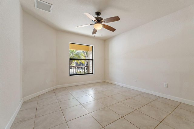 3 S Granada Lane, Port St. Lucie, FL 34952