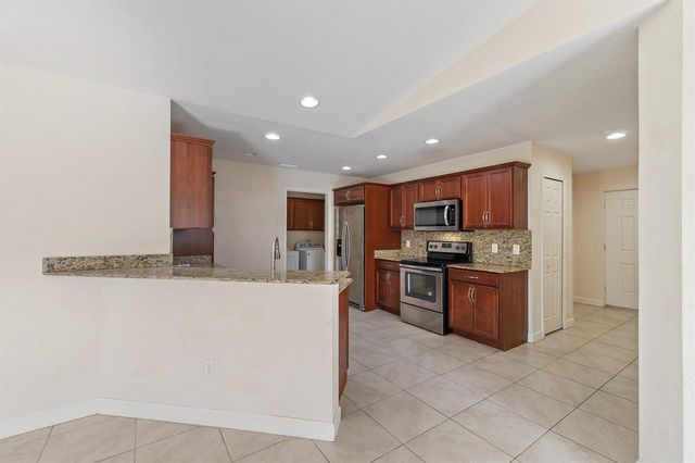 3 S Granada Lane, Port St. Lucie, FL 34952