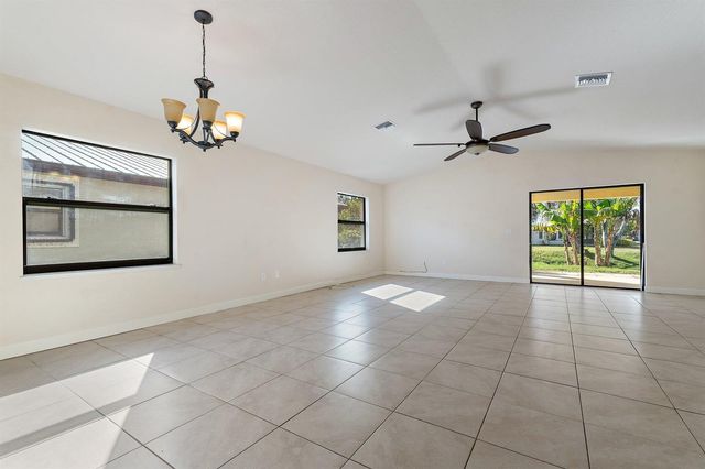 3 S Granada Lane, Port St. Lucie, FL 34952