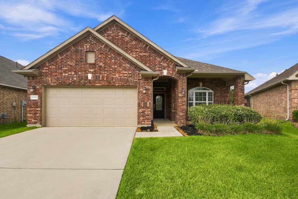 19049 Villa Lane, Montgomery, TX 77356