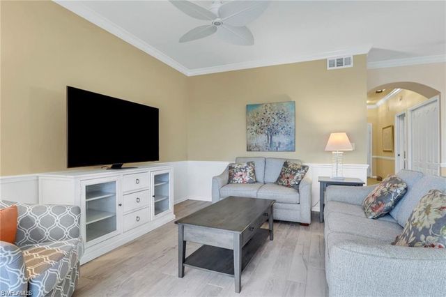 7615 ARBOR LAKES CT 446, Naples, FL 34112