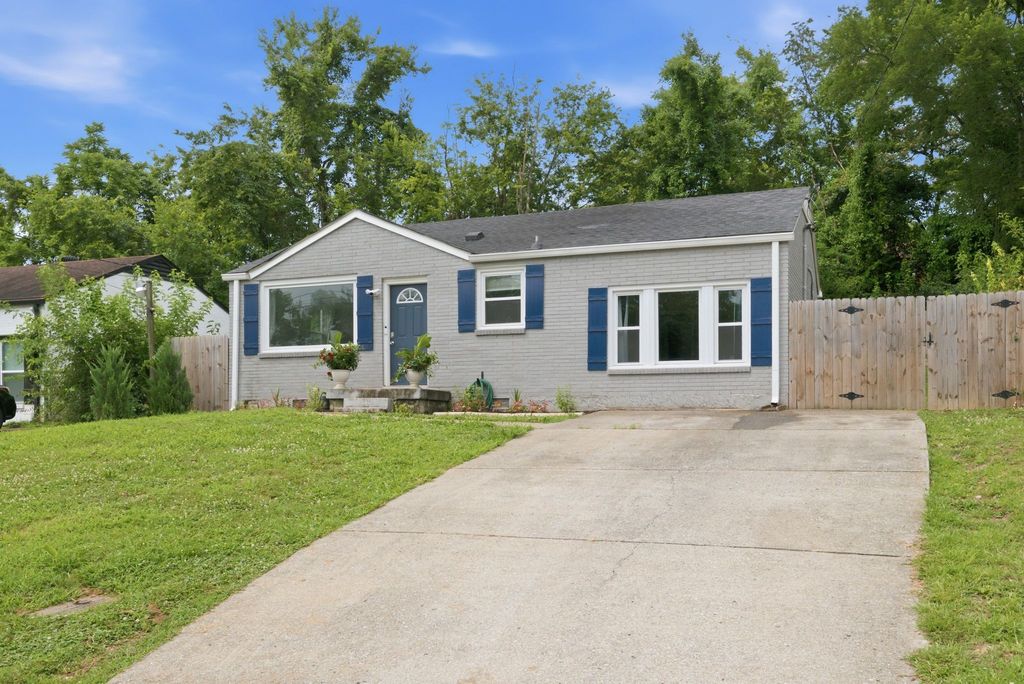 3223 Panorama Dr, Nashville, TN 37218