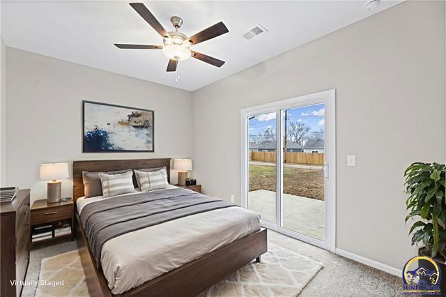 832 E Hamblin St, Ottawa, KS 66067