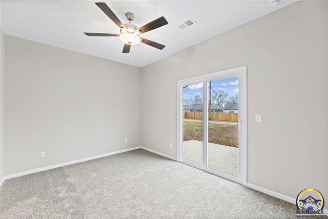 832 E Hamblin St, Ottawa, KS 66067