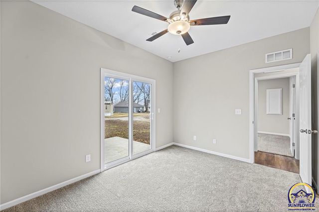 832 E Hamblin St, Ottawa, KS 66067