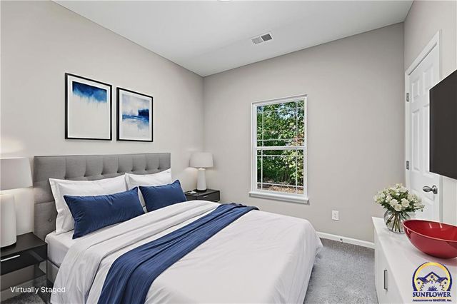 832 E Hamblin St, Ottawa, KS 66067