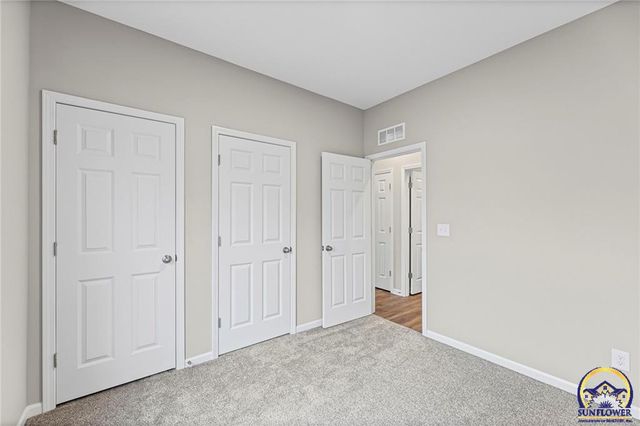 832 E Hamblin St, Ottawa, KS 66067