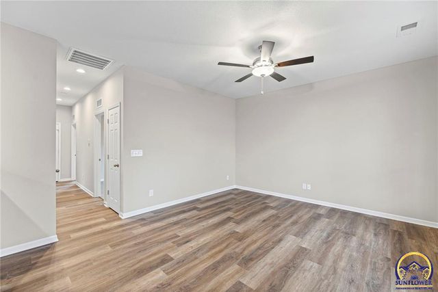 832 E Hamblin St, Ottawa, KS 66067