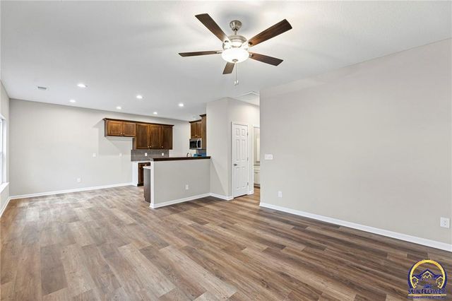 832 E Hamblin St, Ottawa, KS 66067