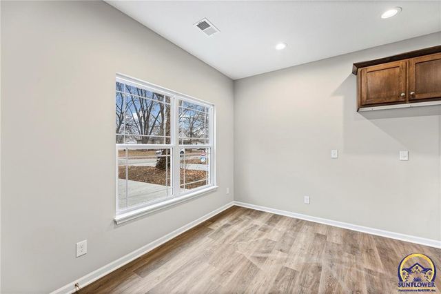 832 E Hamblin St, Ottawa, KS 66067