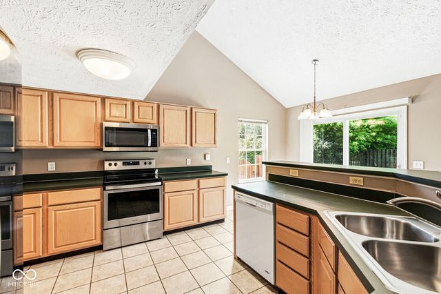 3846 Minuteman Circle, Carmel, IN 46032