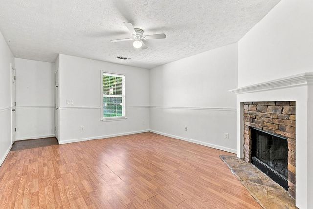 9185 HORSESHOE BND, Gainesville, GA 30506