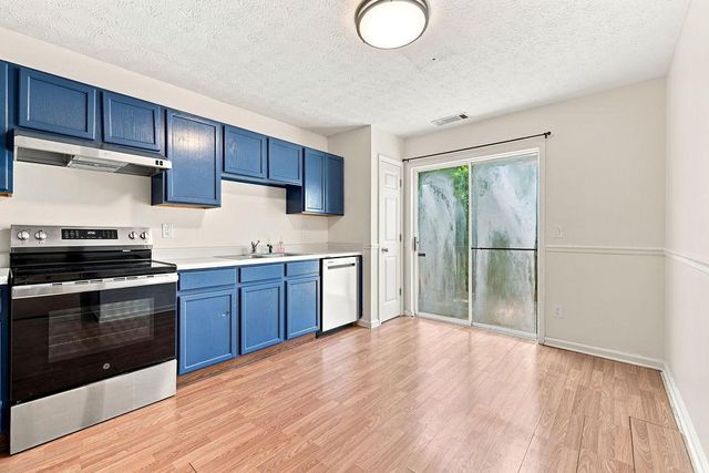9185 HORSESHOE BND, Gainesville, GA 30506