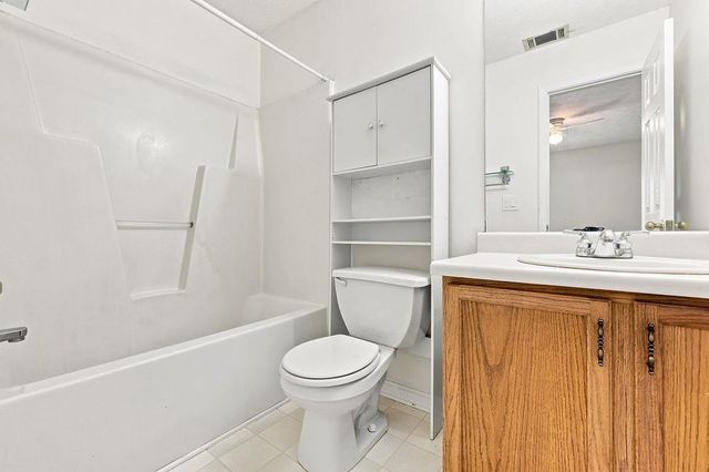 9185 HORSESHOE BND, Gainesville, GA 30506