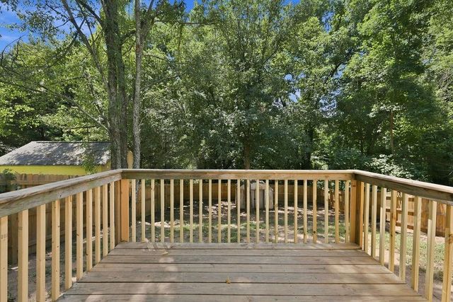 9185 HORSESHOE BND, Gainesville, GA 30506