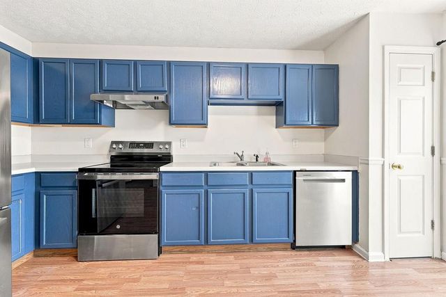 9185 HORSESHOE BND, Gainesville, GA 30506