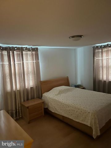 818 BURGESS ST, Philadelphia, PA 19116