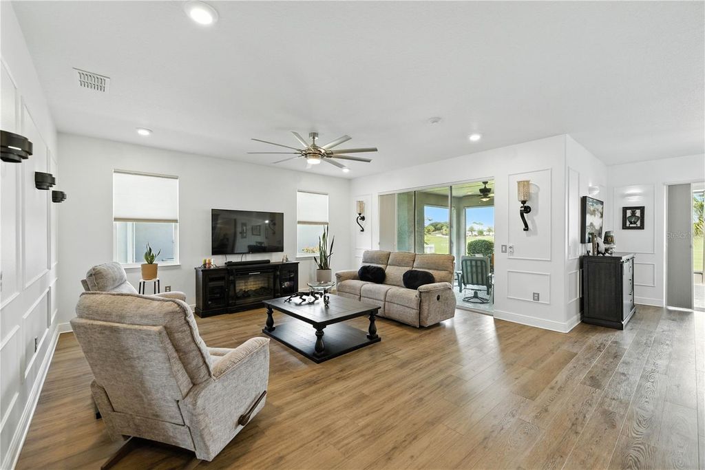 Image 8 of property listing at 8883 SW 85TH LOOP, Ocala, FL 34481