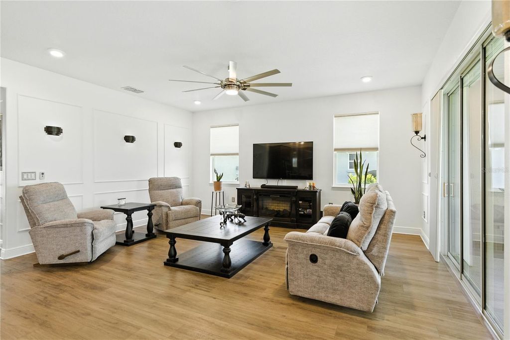 Image 9 of property listing at 8883 SW 85TH LOOP, Ocala, FL 34481