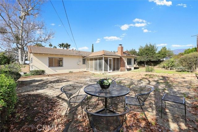 1526 Lynoak Dr, Claremont, CA 91711