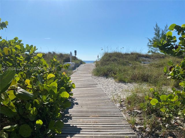 177 Ocean Lane Dr 713, Key Biscayne, FL 33149