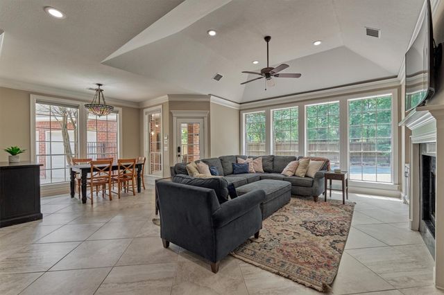 19 Craggy Rock Street, The Woodlands, TX 77381
