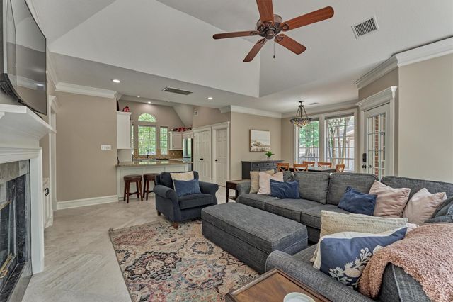 19 Craggy Rock Street, The Woodlands, TX 77381