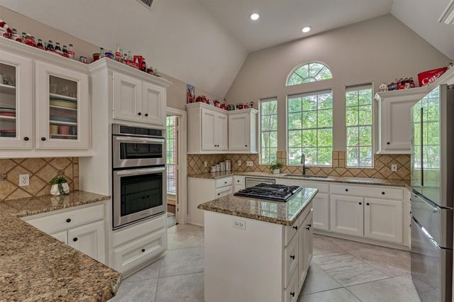 19 Craggy Rock Street, The Woodlands, TX 77381