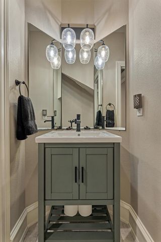 19 Craggy Rock Street, The Woodlands, TX 77381