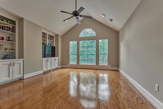 19 Craggy Rock Street, The Woodlands, TX 77381