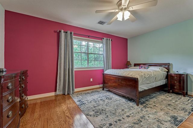 19 Craggy Rock Street, The Woodlands, TX 77381