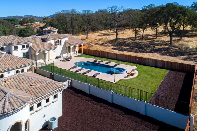 2070 W Green Springs Rd, El Dorado Hills, CA 95762