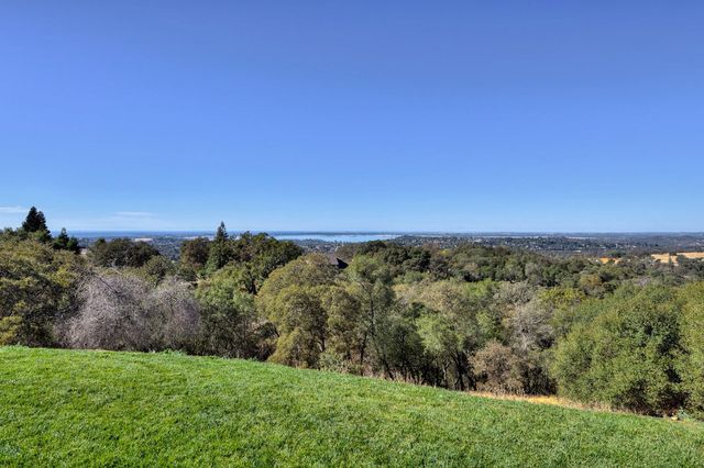 2070 W Green Springs Rd, El Dorado Hills, CA 95762