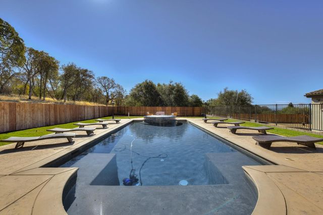 2070 W Green Springs Rd, El Dorado Hills, CA 95762